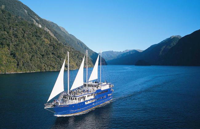 Sailing in Fiordland