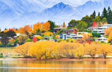 Lake Wanaka in autumn