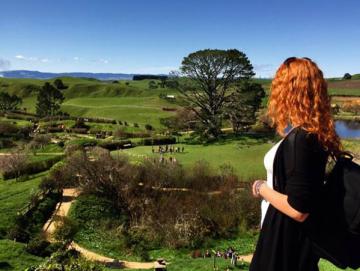 Jasmijn and Julia explore Hobbiton Middle Earth